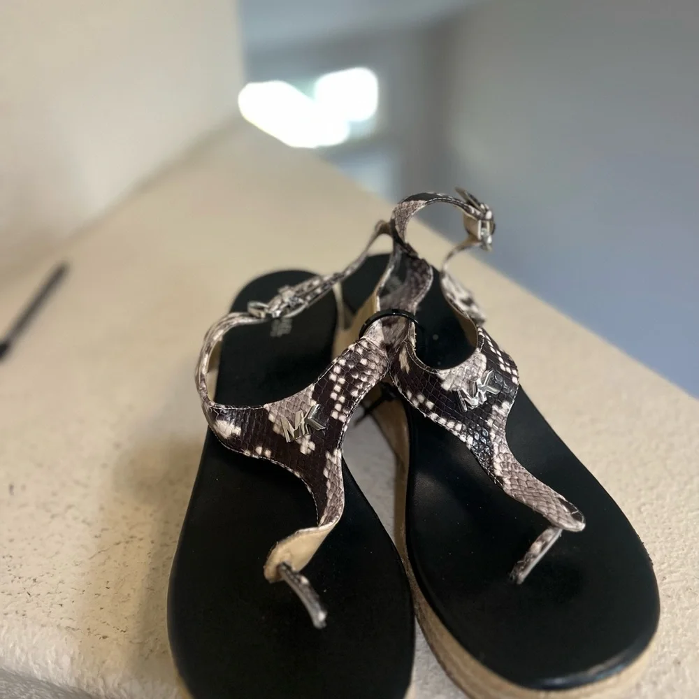 MICHAEL Kors‎ Laney Leather Animal Print Embossed Thong Espadrilles size 10M